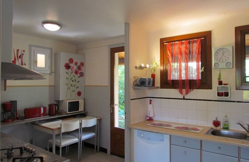 Cannes La Bocca Villa | Villa 600 m from the sea with large terrace on raised closed ground of 1000 m2