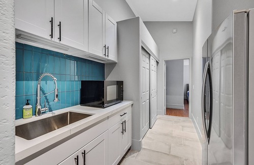 Spring Valley Villa | Villa - 8 Bedrms 5 Bths 15 Beds