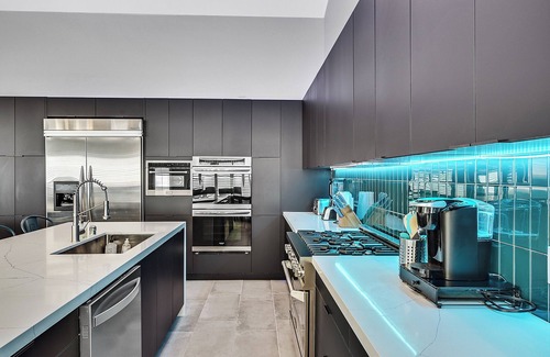 Spring Valley Villa | Villa - 8 Bedrms 5 Bths 15 Beds