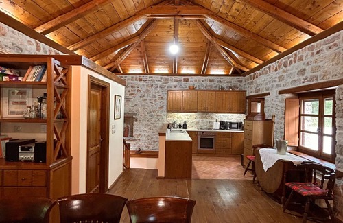 Potamia Villa | Villa Acroria in Karpenisi