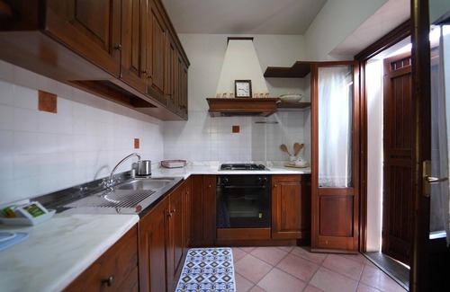 Gassano Villa | VILLA ADELAIDE 20Pax, Free WiFi, Private pool near Apuan Alps and Cinque Terre