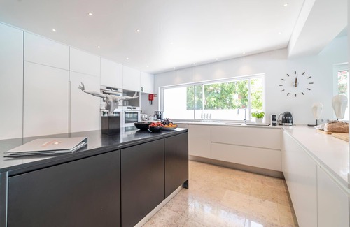 Corroios Villa | Villa Alba - Contemporary recent villa with heatable pool near a golf resort