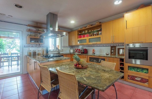 Seixal Villa | Villa Alegre - Lovely Holiday Villa with Private Pool in Sesimbra