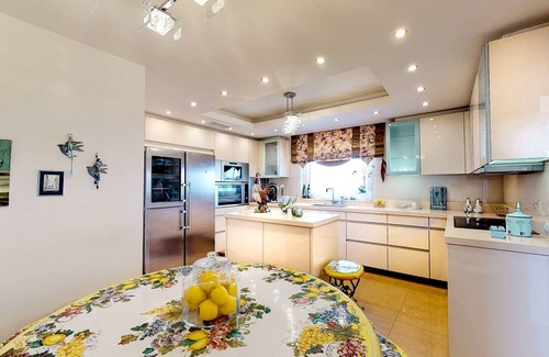 Dhafnes Villa | Villa Allure with Heated Swimming Pool