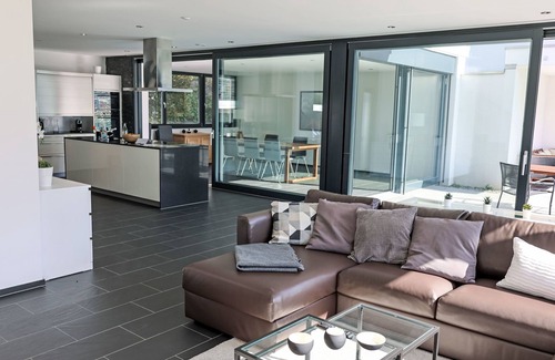 Ruetli House | Villa am See 3 by Interhome