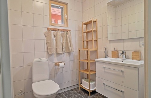 Jaala Cottage | Villa Anchor. New 2BR cottage with sauna. Home is where you drop your Anchor!