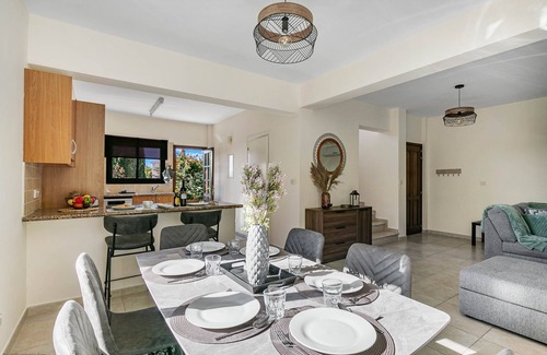 Kouklia Villa | Villa Angelos, Secret Valley - a villa that sleeps 6 guests in 3 bedrooms