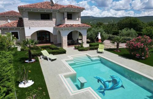 Kornic Villa | Villa Anna - 4 bedrooms, 4 bathrooms, heated pool, jacuzzi