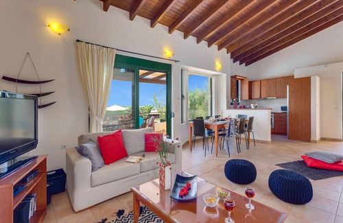 Pyrgos Psilonerou Villa | Villa Anna Maria by Villa Plus