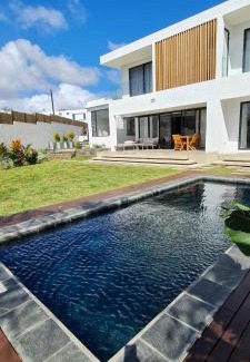Mont Choisy Villa | Villa Asahi , Steps from Mont Choisy Beach & Golf