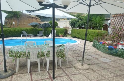 Aspra Apartment | Villa Aurora Appartamento in villa con piscina
