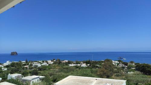 San Vincenzo House | Villa Aurora con vista mozzafiato su Strombolicchio
