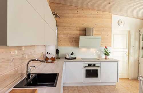 Sinetta House | Villa Aurora Sinettä by BookLapland