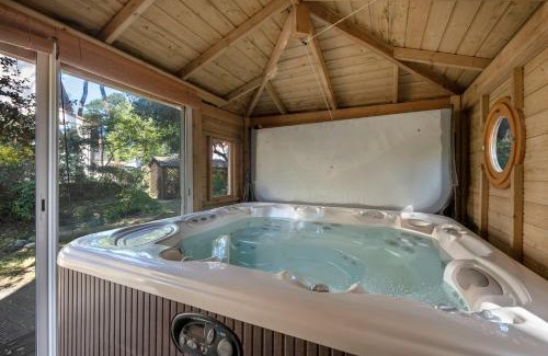 Saint-Brevin-l'Ocean House | Villa avec jacuzzi - 15 pers. à 350m de la plage