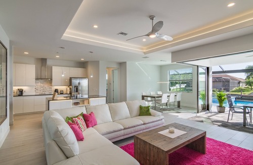Pelican Villa | VILLA AVIVA - modern, boat-lift, large south-facing terrace with spa/pool