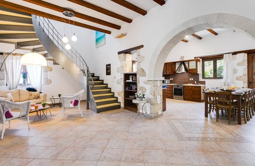 Asprouliani Villa | Villa Avra by Villa Plus
