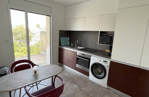 Saint-Nazaire Apartment | Villa Aziliz - Appartement Vue Mer et Terrasse vue Jardin