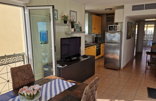 Old Town Apartment | Villa Azzurra, 'De Luxe' flat, Sea Front, 4th floor of 5, super-equipped.