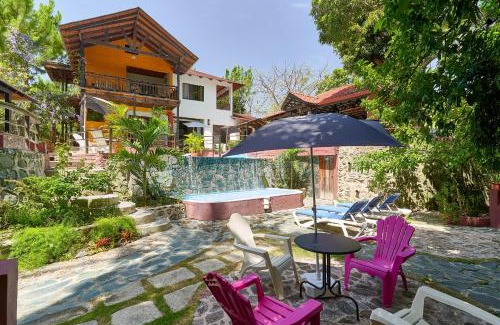 La Vega Province Villa | Villa Bayacanes con piscinas privadas
