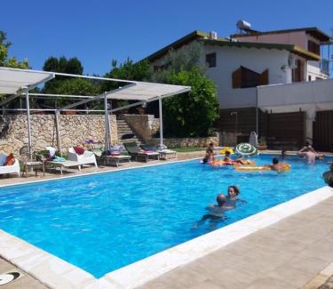 Syracuse House | Villa Belfronte