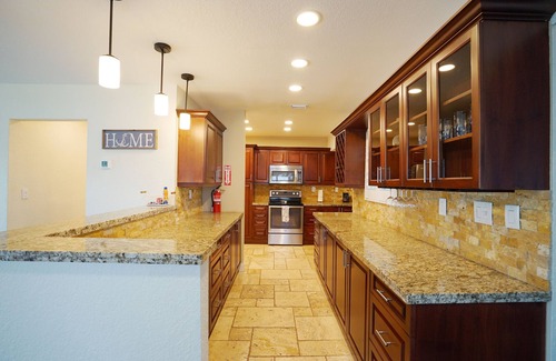 Imperial Point House | Villa Bella -Familly-Home w/Heated Pool, near to the Beach