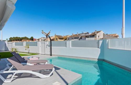 Santiago de la Ribera Villa | Villa Blanco: Private Villa with Pool & Terrace