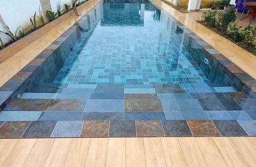 Comoe Villa | Villa Bolati, avec piscine, jacuzzi, jardin et vue