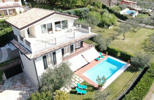 Albisano Apartment | Villa Cà bianca