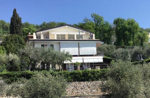 Albisano Apartment | Villa Cà bianca