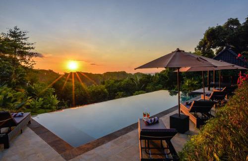 Tukad Mungga Villa | VILLA CAHAYA Perfectly formed by the natural surrounding and Balinese hospitality