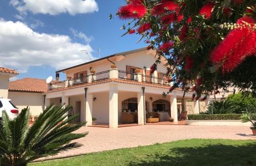 Carrozziere Villa | Villa Carmen con piscina