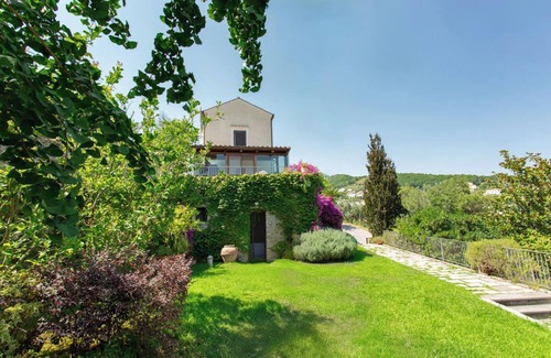Raito Villa | Villa Carob