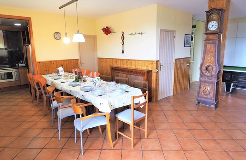 Mataro House | Villa Carolina, pool, BBQ, sea view, parking, WiFi, party room, pool table
