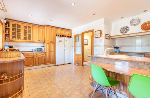 Son Sardina Villa | Villa 'Cas Moliner' with Mountain View, Wi-Fi and Air Conditioning
