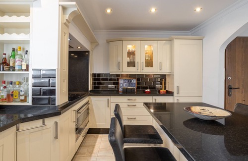 Punta Lara Villa | Villa 'Casa Isabella Luxury' with Sea View, Wi-Fi and Air Conditioning