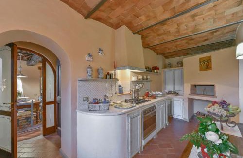 Casalguidi Villa | Villa Casalguidi by PosarelliVillas