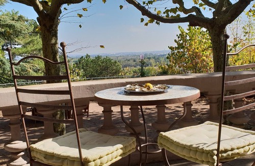 Vancia - Crepieux House | Villa Castel Furnished House