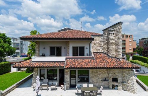 Dalmine House | Villa Celine