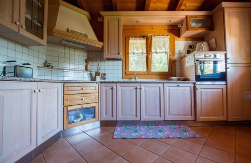 Badiola Villa | Villa 'Chalet di San Martino' with Pool, Sauna & Wi-Fi