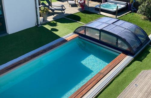 Saint-Jacques Villa | Villa Charles & Ashton