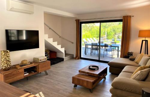 Porto-Vecchio Villa | Villa Coconing à 7min des plages - Piscine chauffée - Clim - BBQ - Parking privatif - Fibre