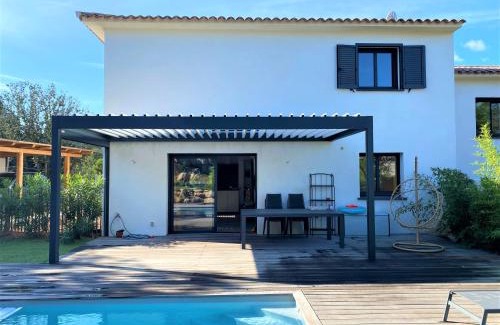 Porto-Vecchio Villa | Villa Coconing à 7min des plages - Piscine chauffée - Clim - BBQ - Parking privatif - Fibre