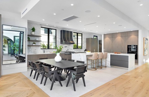 The Flats Villa | Villa Colette by LuxJB 🏆 Beverly Hills Flats Mansion 🏆 Sleeps 18 🏆 8 Bdr