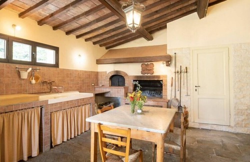 Lastra a Signa Villa | Villa Colomba Comfortable holiday residence