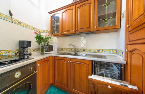 Positano City Centre Apartment | Villa Costanzo - Beach Front - Air Conditioned and Free Wi- Fi