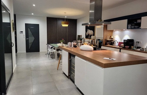 Servian Villa | Villa D'architecte Récente Dans Quartier Résidentiel,20 mns Plages