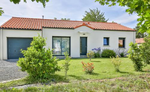 La Mothe-Achard House | Villa d'Eau Douce