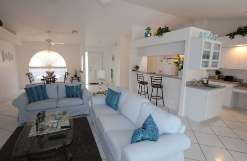 Eisenhower House | Villa Danby, Tropical Pool Home in Serene Area