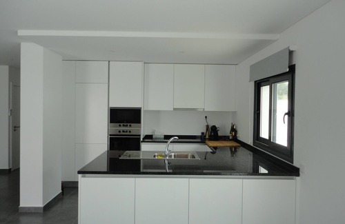 Salir do Porto Villa | Villa das Hortas: new, modern villa near beach & facilities @ Silver Coast