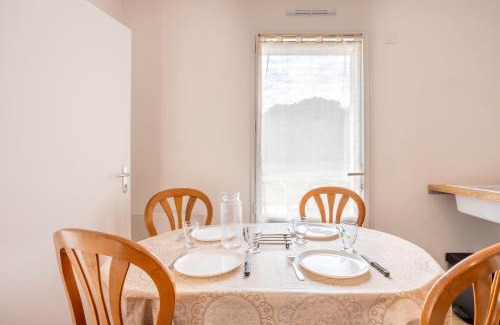 Curzon House | Villa de Céline